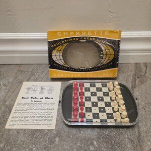 Chessette Sculptured Chess Peter Ganine Portable Travel Chess Set 825 1959 VTG